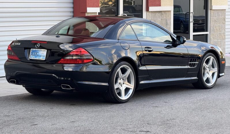 
								2011 Mercedes-Benz SL550 full									