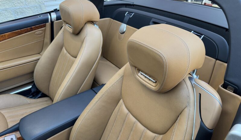 
								2011 Mercedes-Benz SL550 full									
