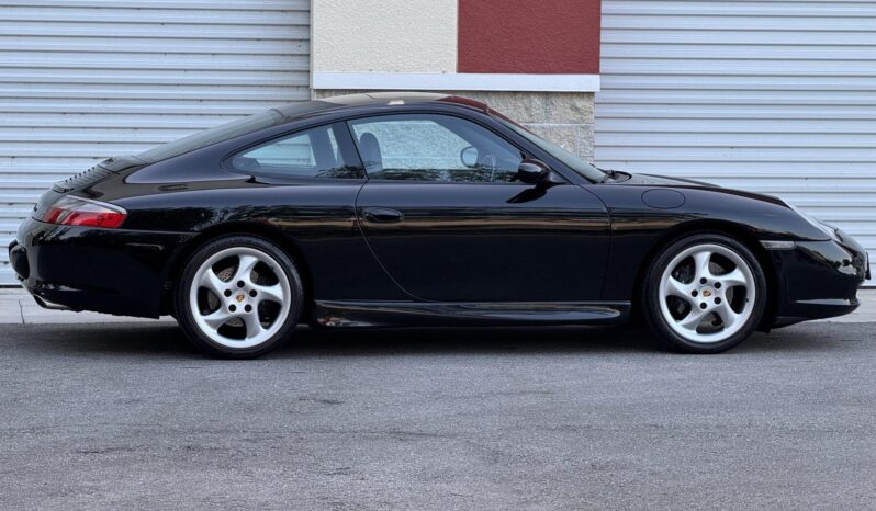 
								2002 Porsche 911 Carrera Coupe 6-Speed full									