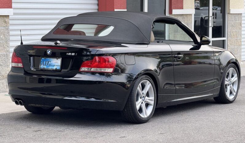 
								2008 BMW 128i Convertible full									