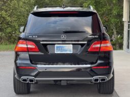 
										2012 Mercedes-Benz ML63 AMG full									