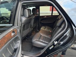 
										2012 Mercedes-Benz ML63 AMG full									