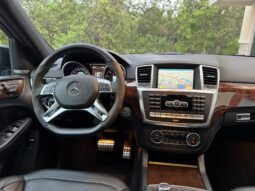 
										2012 Mercedes-Benz ML63 AMG full									