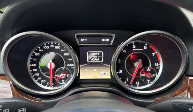 
								2012 Mercedes-Benz ML63 AMG full									