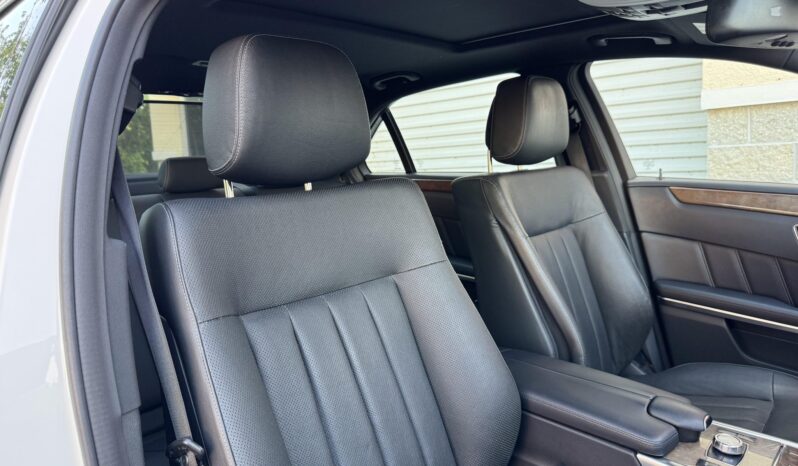 
								2014 Mercedes-Benz E550 4MATIC Sedan full									