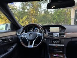 
										2014 Mercedes-Benz E550 4MATIC Sedan full									