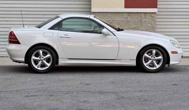 
								2001 Mercedes-Benz SLK320 full									