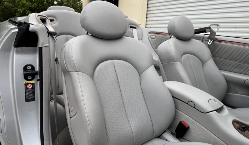 
								2005 Mercedes-Benz CLK500 Cabriolet full									