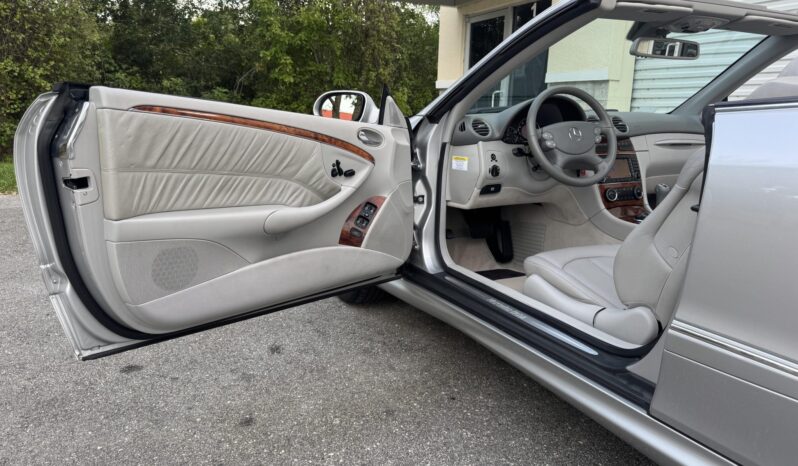 
								2005 Mercedes-Benz CLK500 Cabriolet full									