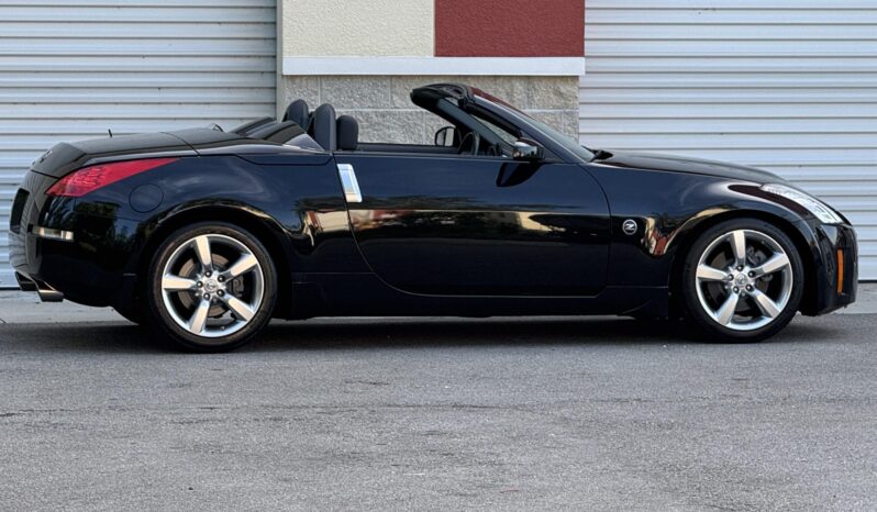 
								2007 Nissan 350Z Touring Roadster full									