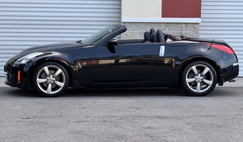 
								2007 Nissan 350Z Touring Roadster full									