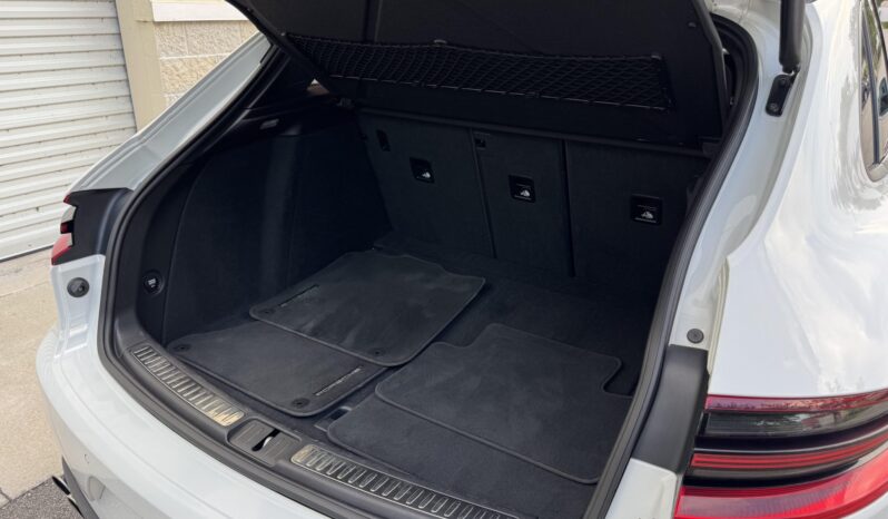 
								2015 Porsche Macan Turbo full									