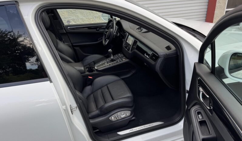 
								2015 Porsche Macan Turbo full									