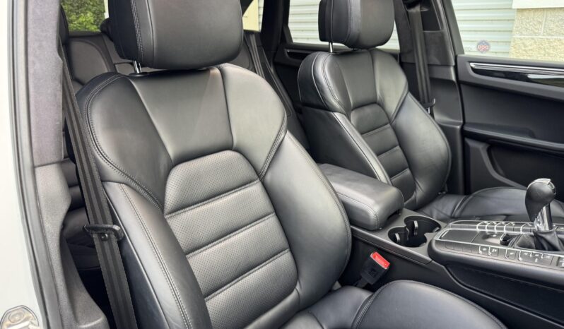 
								2015 Porsche Macan Turbo full									