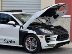 
										2015 Porsche Macan Turbo full									