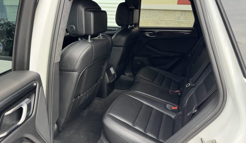 
								2015 Porsche Macan Turbo full									