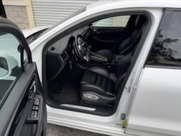 
										2015 Porsche Macan Turbo full									